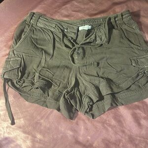 Army green cargo short.